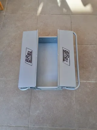 Caja de herramientas metálica
