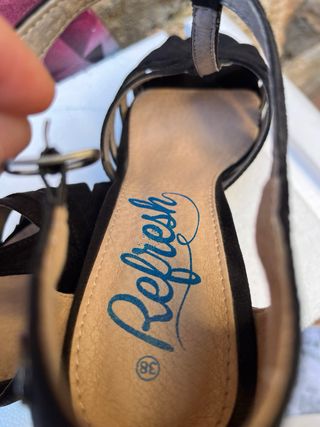 Zapatos Refresh antelina negros