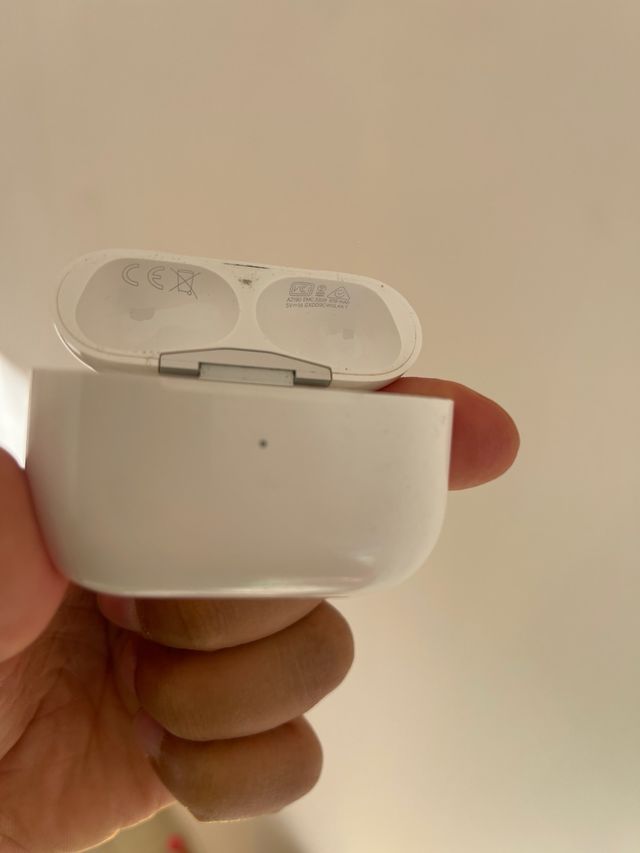 Airpods Pro 1 A2084 (falta derecho)