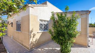 Chalet en venta en La Siesta - El Salado - Torreta en Torrevieja