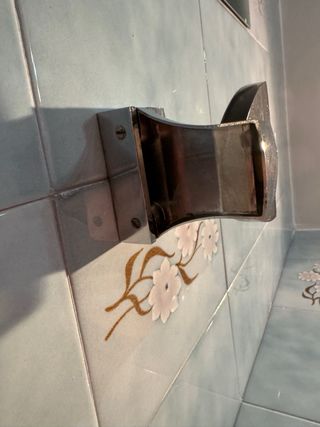 Juego baño toalleros, jaboneras, percha y banqueta