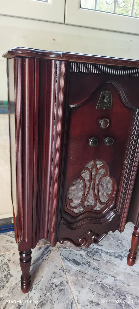 Radio Antigua Mueble Salón Restaurada FUNCIONANDO