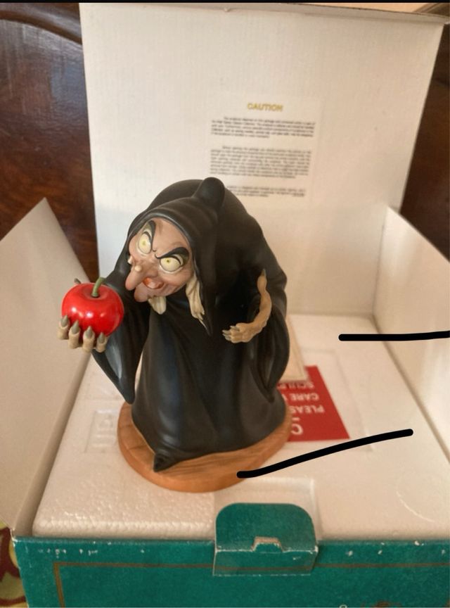 Wdcc figurine witch from Disney Snow White