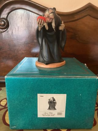 Wdcc figurine witch from Disney Snow White