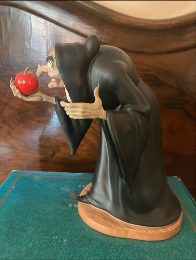 Wdcc figurine witch from Disney Snow White