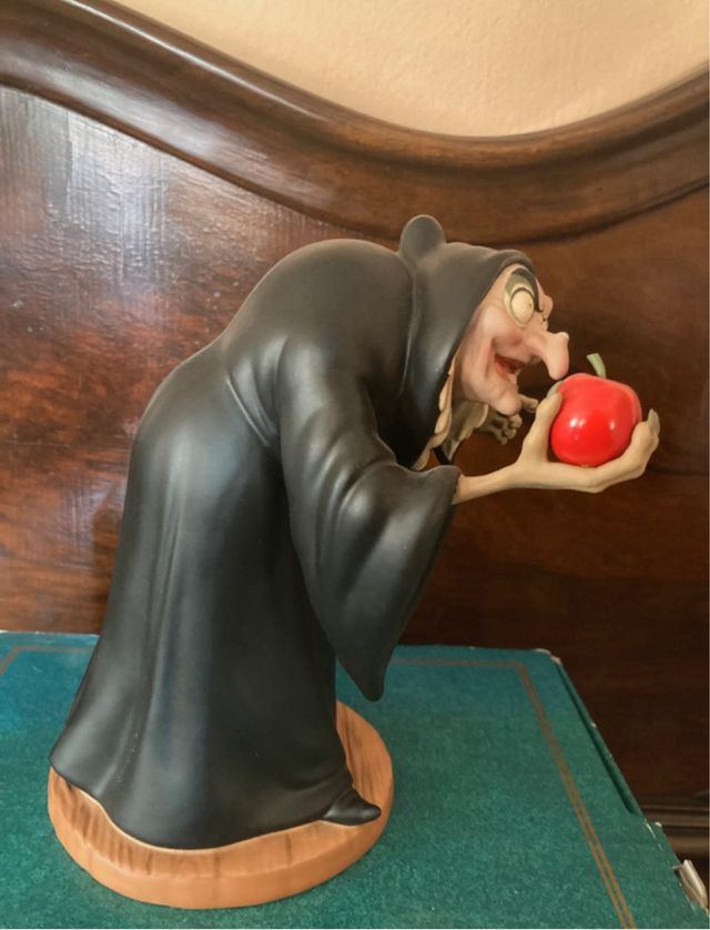 Wdcc figurine witch from Disney Snow White