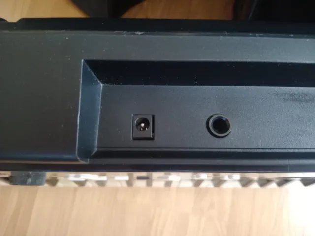 Yamaha PSR E223 Teclado