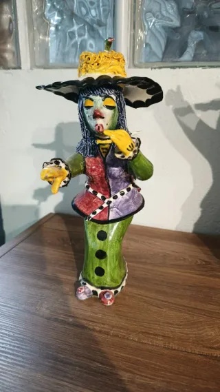 Figura de porcelana artesanal