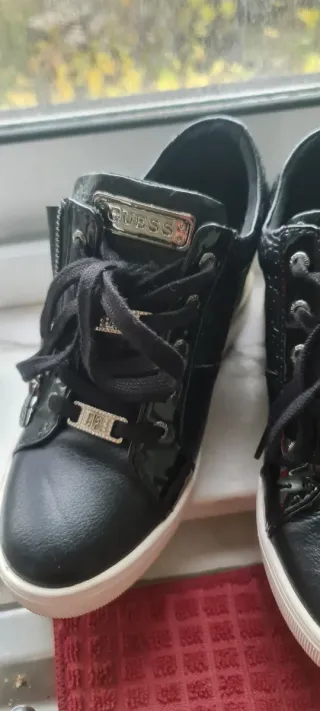 Scarpe Guess nere donna