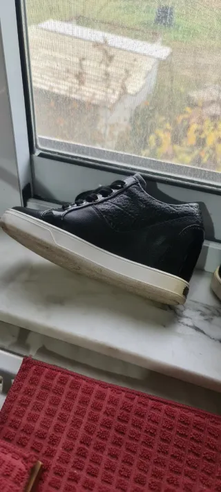 Scarpe Guess nere donna