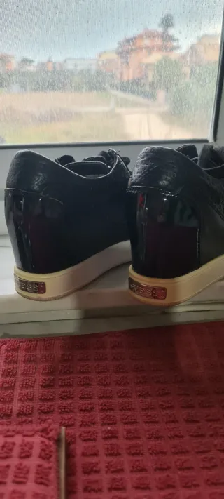 Scarpe Guess nere donna