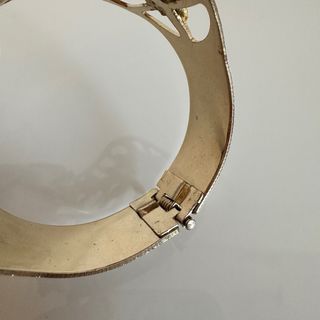 Bracciale dorato corallo madreperla