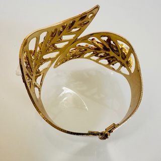 Bracciale dorato corallo madreperla