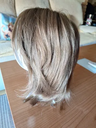 Peluca sintética rubia y castaña