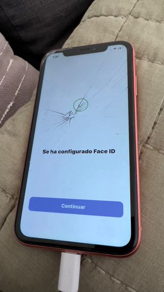 iPhone XR (Schermo Rotto)