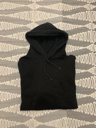 Sudadera con capucha negra