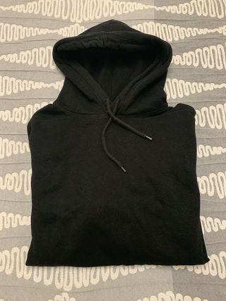 Sudadera con capucha negra