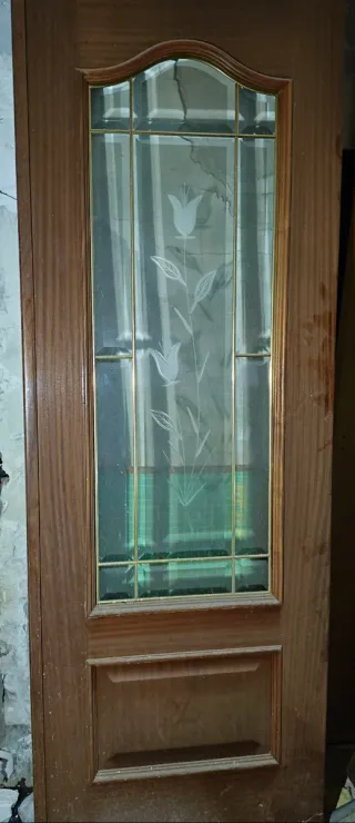 Puertas de madera con cristal y tiradores