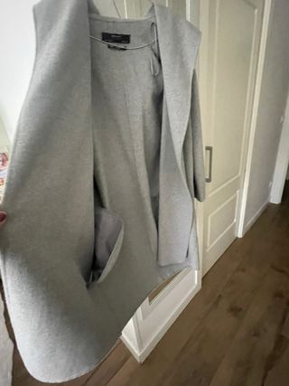 Abrigo gris Zara