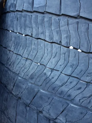 Neumático 315/70 R 22.5