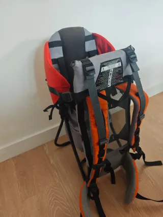 Mochila porta bebés trekking