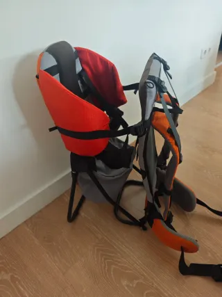 Mochila porta bebés trekking