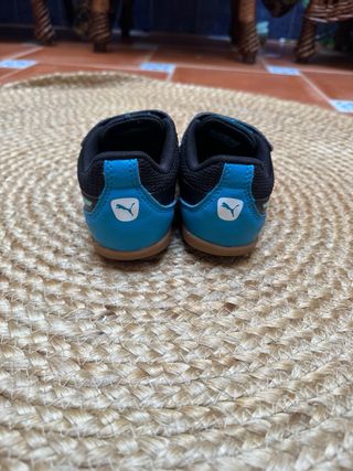 Zapatillas fútbol sala Puma T31 niño
