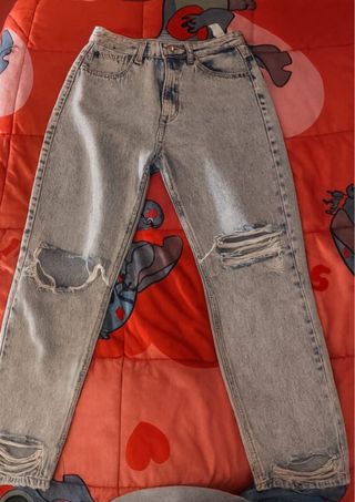 Jeans Mom Fit Grigio Chiaro Strappati