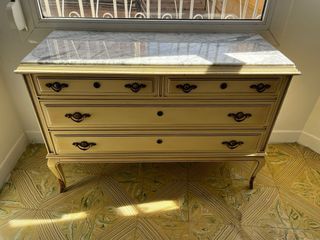 Cómoda Vintage y Mármol con dos mesitas a juego