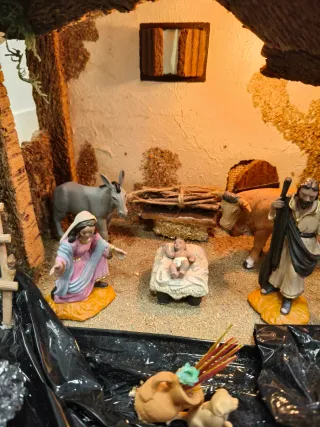 Belén completo con figuras y luz