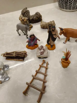 Belén completo con figuras y luz