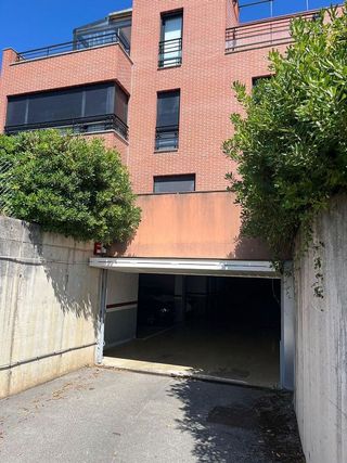 Garaje en alquiler en Valdenoja - La Pereda en Santander