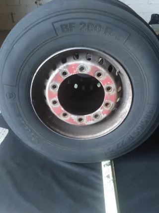 Neumáticos 385/65/22.5