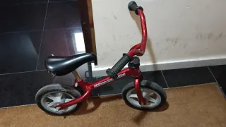 Bicicleta infantil roja 3-5 años