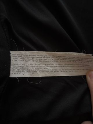 Cazadora de cuero negra