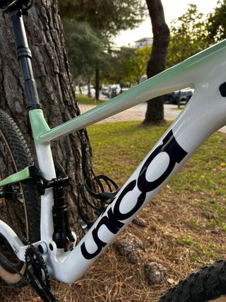 Bicicleta Unica Bikes de doble suspensión