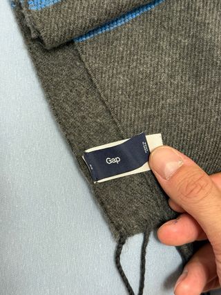 Sciarpa Gap a righe blu e grigio