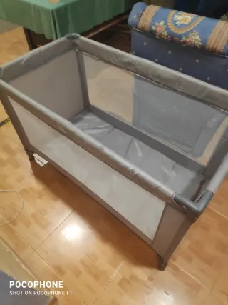 Cuna de viaje plegable gris