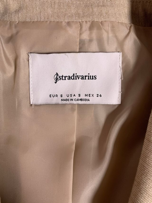 Chaqueta Stradivarius Beige