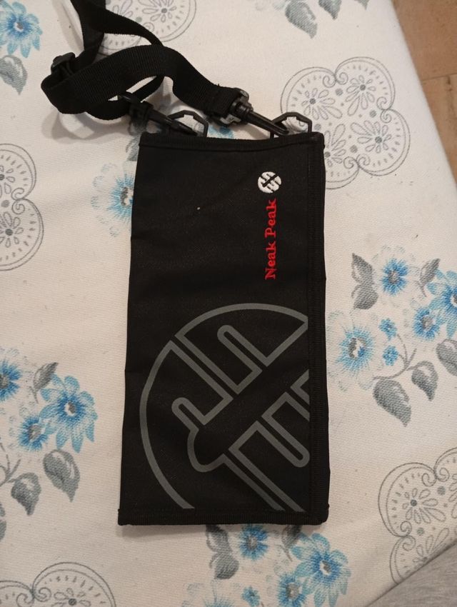 Porta mapas Neak Peak negro