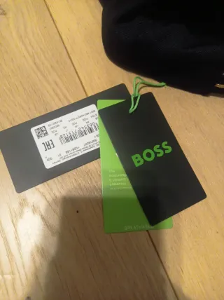 Cappello Boss nero con logo oro