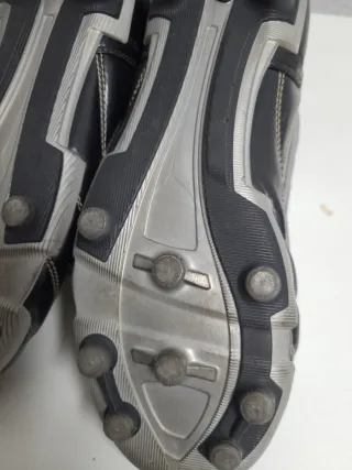 Botas de fútbol Nike plateadas