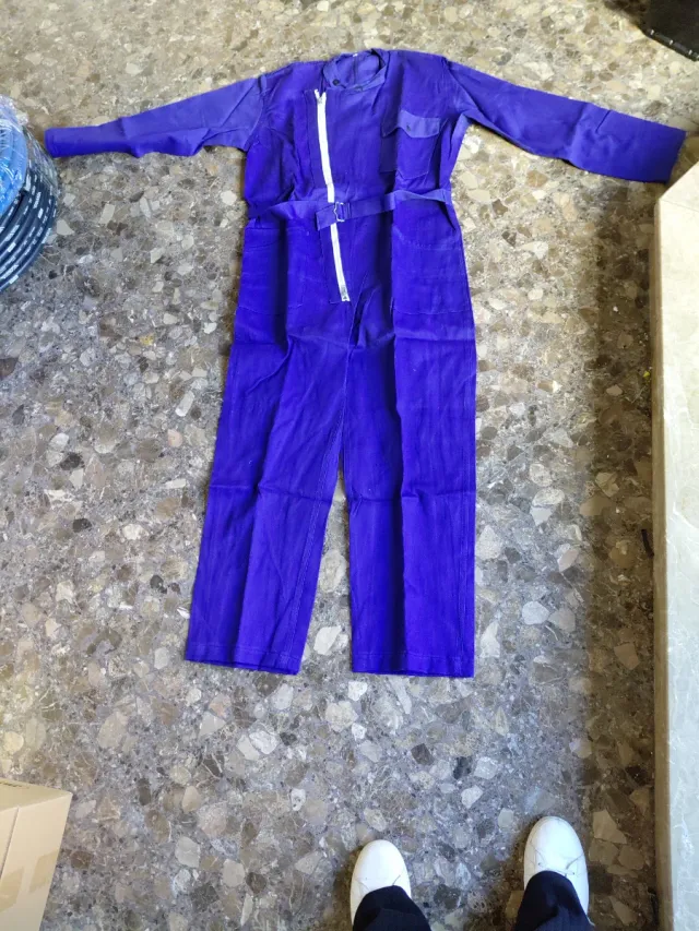 Mono de trabajo azul