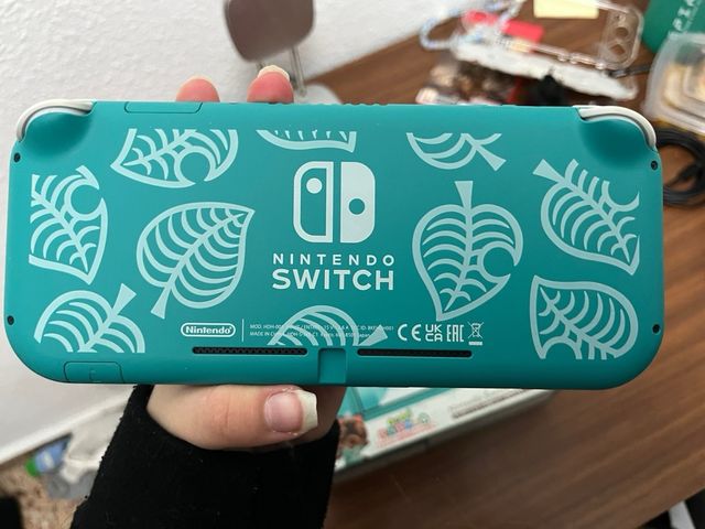Nintendo Switch Lite Edición Animal Crossing