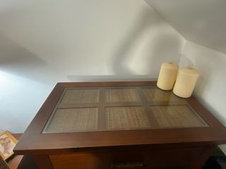 Aparador y vitrina madera y mimbre