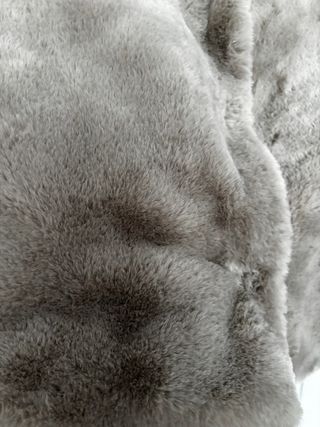 Abrigo pelo oversize Mango