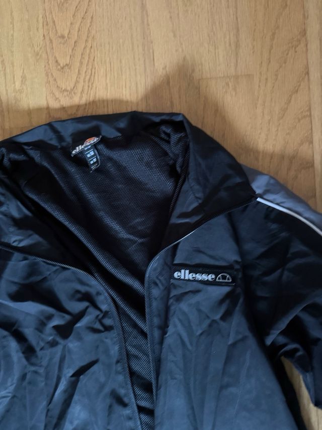 Chaqueta Ellesse Negra y Gris