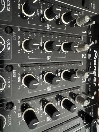 Mesa de mezclas Pioneer DJM-850 como nueva