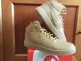 Zapatillas Nike Court Borough Mid Talla 42.5