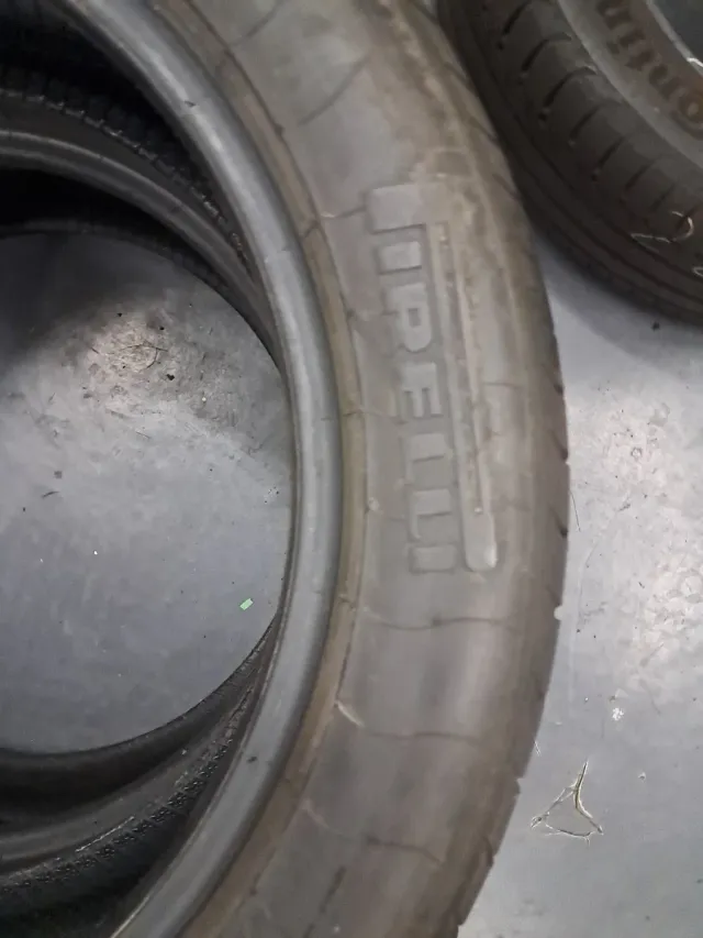 Neumáticos 235/50 R19 99W 45€ por rueda